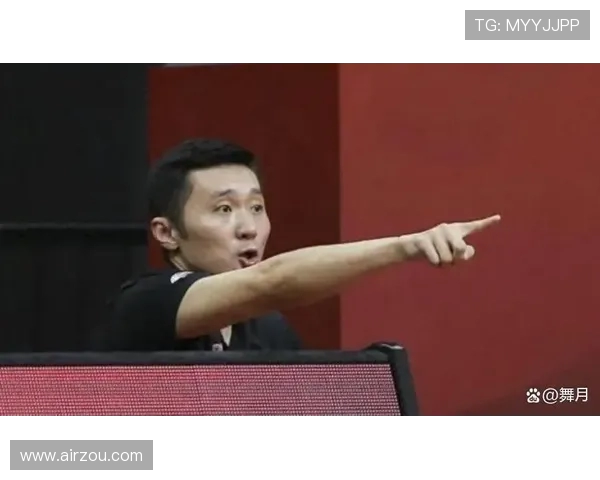 发布会火药味十足 记者与主帅激烈争执 都灵主帅怒斥对方缺乏职业尊重