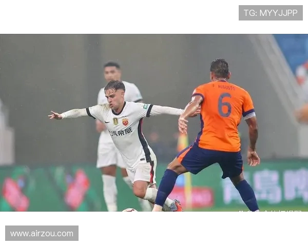 莱昂纳多梅开二度 上海海港4-3逆战青岛西海岸 热身赛精彩回顾